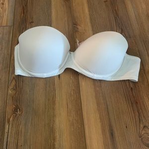White strapless bra